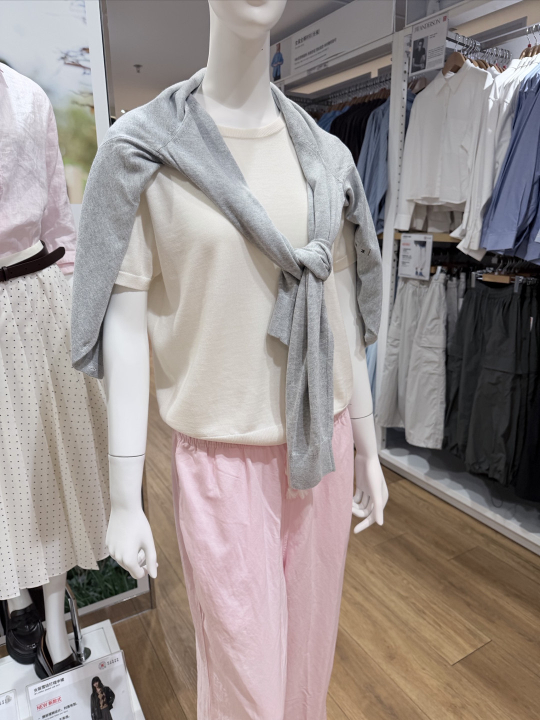 优衣库亚麻季,夏日松弛感这样穿