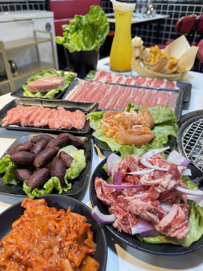 聚会餐饮