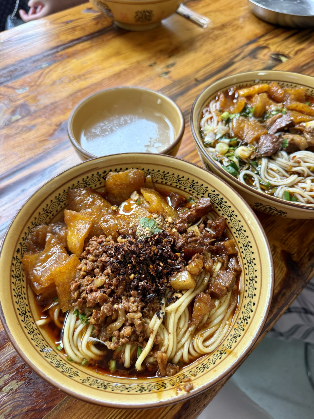 22℃的昆明夏日，1碗卤面1杯咖啡徒步5公里