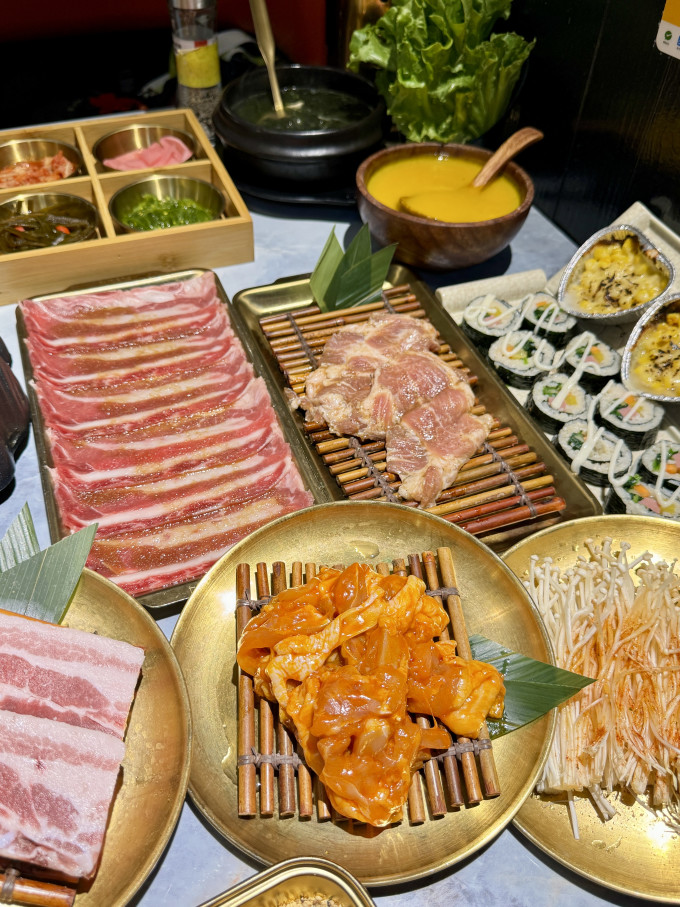 聚会餐饮