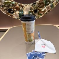 秋日的一杯奶茶，在霸王茶姬邂逅温柔