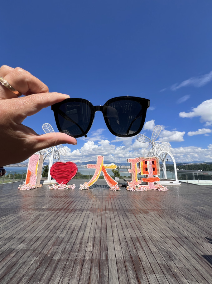 暴龙太阳镜