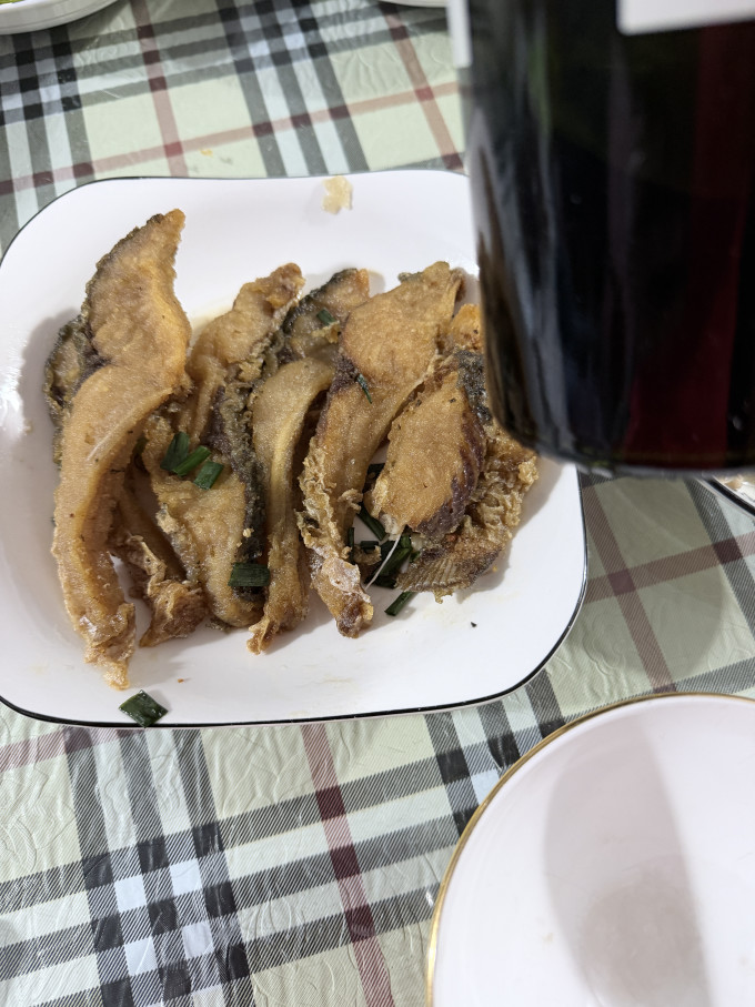 纷赋红葡萄酒