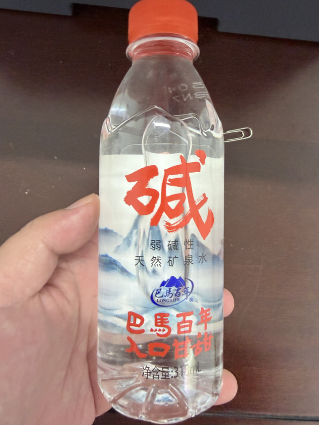 硬核推荐，巴马百年弱碱性天然矿泉水