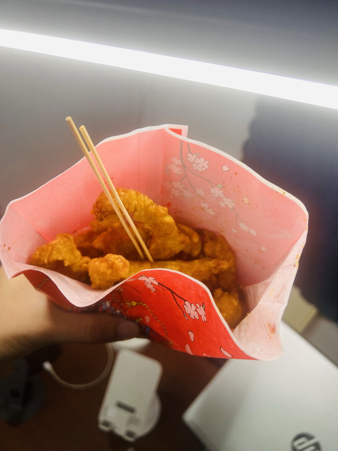 最佳？实测“东方树叶+牛奶+冰”网红喝法，这杯低卡奶茶有点东西