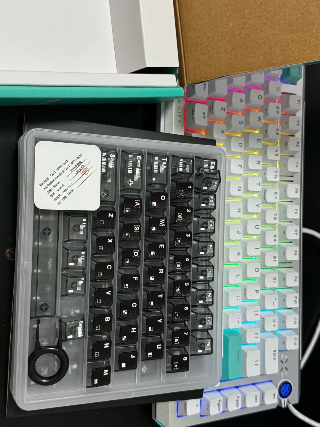换了把七百块的磁轴，我才知道以前打FPS有多“粘手”