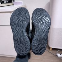 拿手里是真的轻,鞋面稍显褶皱,这波留不留👟🌿