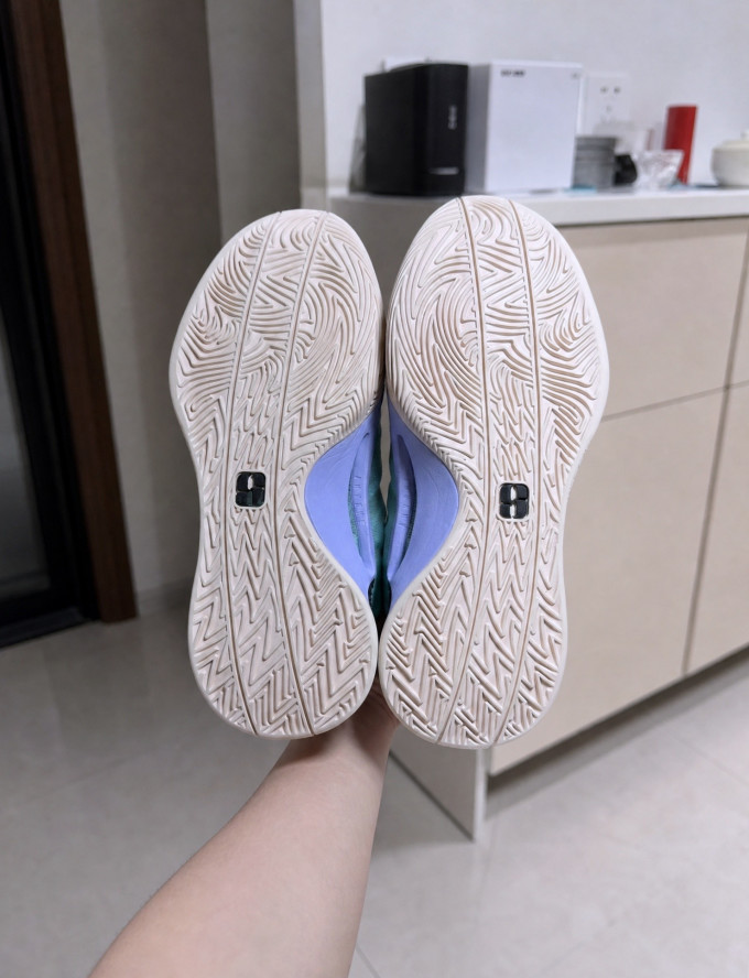 耐克篮球鞋
